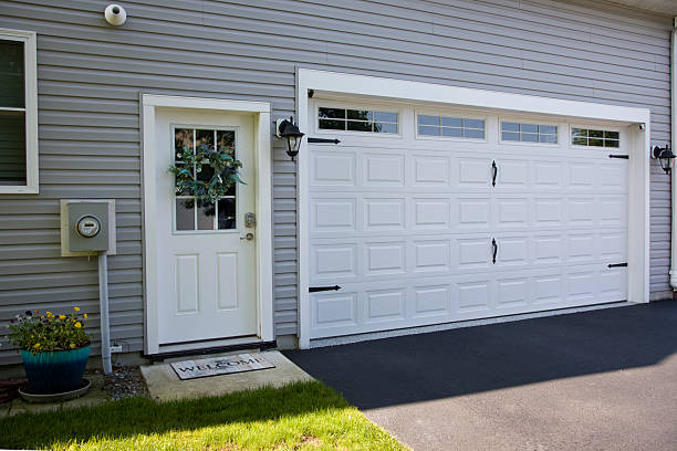 24/7 Emergency Garage Door Panel Replacement experts in Stark County County, IL